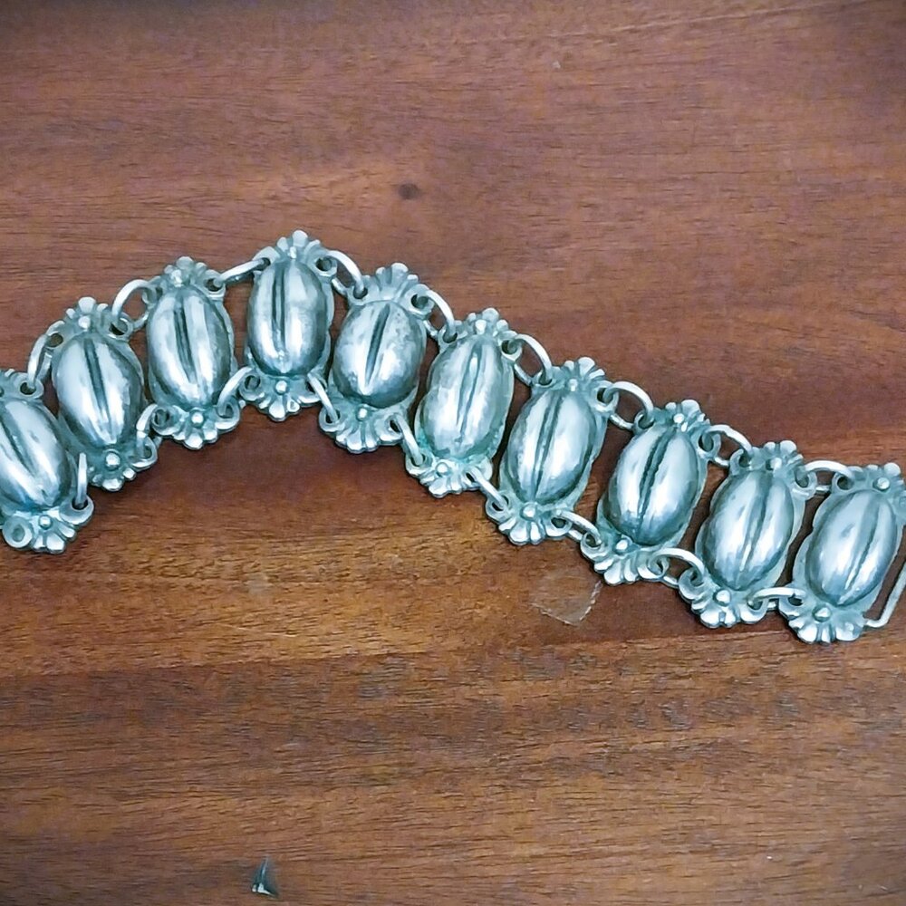 Sterling Silver 1940s Mexican Juarez Signed Sterling Silver Coffee Bean bracelet